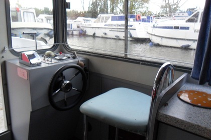 Location Péniche Low Cost Espade 850 Fly Colombiers