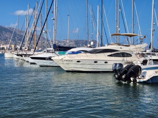 Altea Motorboat Astondoa 464 GLX alt tag text