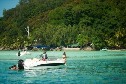 Rental Motorboat Italian Fisherman 19 Seychelles