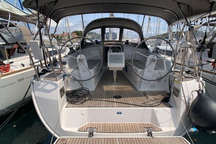 Miete Segelboot Bavaria Bavaria Cruiser 37 - 3 cab. Pula