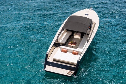 Hire Motor yacht Colnago Colnago 33 JG Rabac