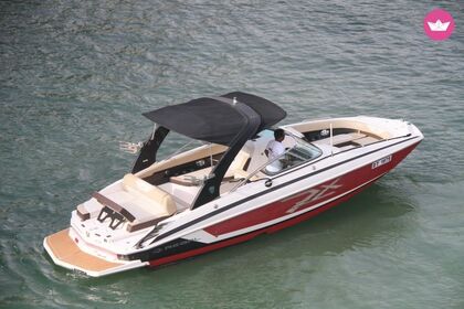 Charter Motorboat Regal 24 Fasdeck V8 300cv Antibes