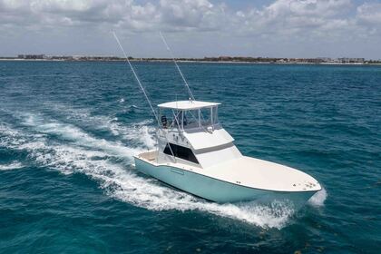 Rental Motorboat Hatteras 44' Cancún
