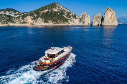 Hire Motor yacht Apreamare 60 Sorrento