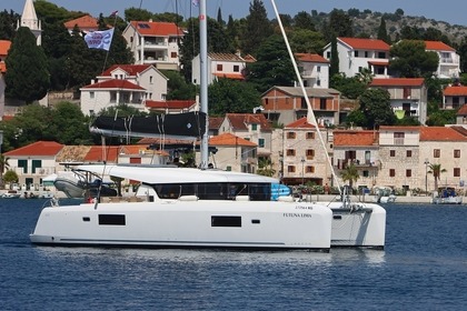 Verhuur Catamaran Lagoon-Bénéteau Lagoon 42 - 4 + 2 cab. Marina Frapa