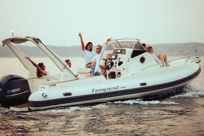 Hire RIB capelli Tempesst 770 Wa Marseille