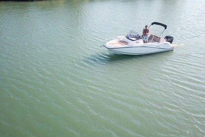 Location Bateau à moteur Quicksilver Activ 605 Sundeck Saintes-Maries-de-la-Mer