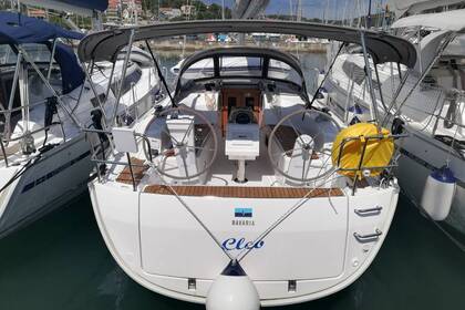 Hire Sailboat BAVARIA CRUISER 34 Pula