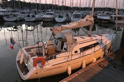 Location Voilier BENETEAU OCEANIS 37 Les Sables-d'Olonne
