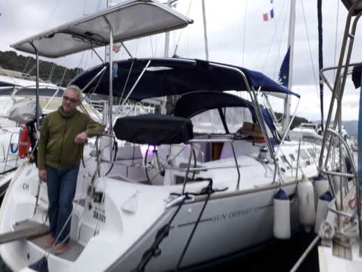 Saint-Mandrier-sur-Mer Sailboat Jeanneau Sun Odyssey 43 alt tag text