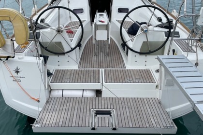 Charter Sailboat Jeanneau Sun Odyssey 349 Marina di Grosseto