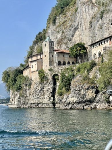 Stresa Motorboat VIDOLI TAXI BOAT - Lake Maggiore alt tag text