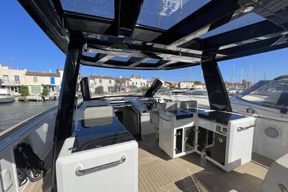 Charter Motorboat Fjord 52 Saint-Tropez