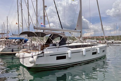 Charter Sailboat Bavaria Yachtbau Bavaria C42 Punat