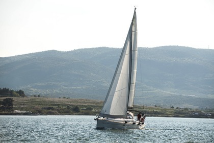 Location Voilier JEANNEAU Sun Odyssey 42i Triton Vólos