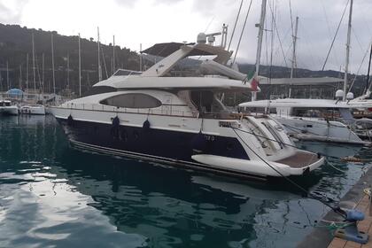 Noleggio Yacht a motore Azimut 74 Soleil Palermo