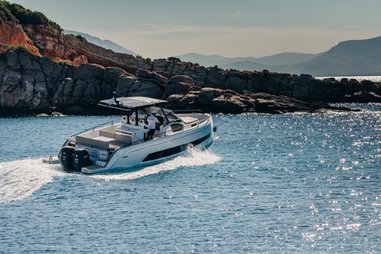 Miete Motorboot Salpa Avantgarde 35 Athen
