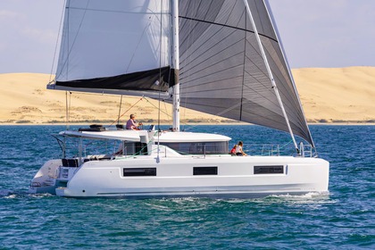 Hire Catamaran Lagoon-Bénéteau Lagoon 46 - 4 + 2 cab. Portocolom