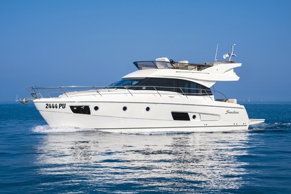 Charter Motor yacht Bavaria Virtess 420 Fly Pula