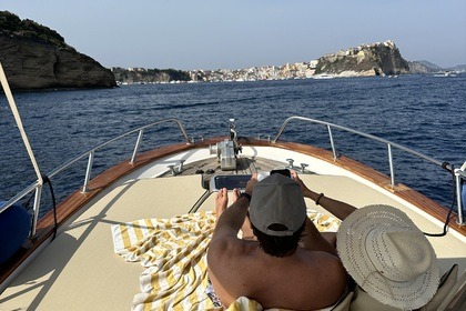 Noleggio Barca a motore Fratelli Aprea Gozzo 750 Open Ischia