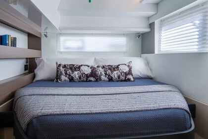 Rental Catamaran  Moorings 4200/3/3 Raiatea