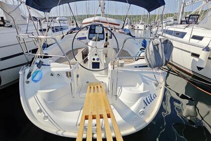 Hire Sailboat Bavaria Yachtbau Bavaria 30 Cruiser Punat