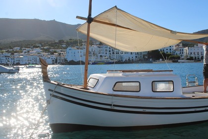 Location Bateau à moteur costum llaut 5m Cadaqués