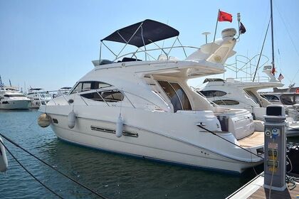 Charter Motorboat SEALINE F 425 Saint-Tropez