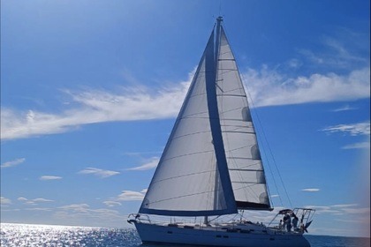 Charter Sailboat Beneteau Oceanis 423 Le Marin