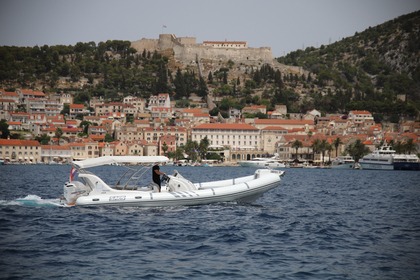 Charter RIB Sacs Marine Strider 10 Split