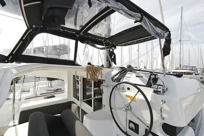 Charter Catamaran Lagoon Lagoon 400 Zadar