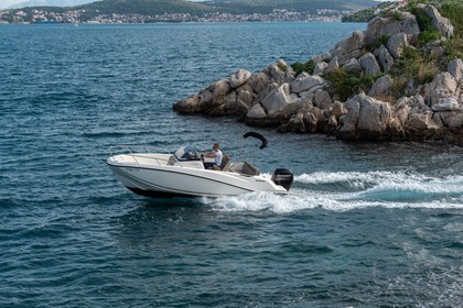 Noleggio Barca a motore Quicksilver 675 Open Spalato