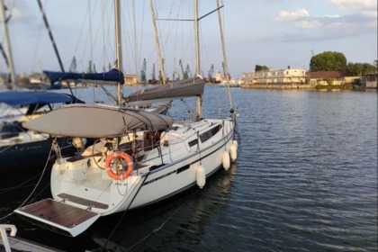 Rental Sailboat Bavaria Cruiser 34 Varna