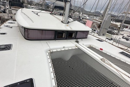 Rental Catamaran  Lagoon 400 S2 Mykonos
