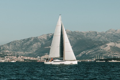 Charter Sailboat  Salona 46 Kaštel Gomilica