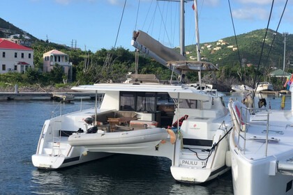 Verhuur Catamaran Fontaine Pajot Helia 44 with watermaker & A/C - PLUS Jolly Harbour