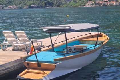 Charter Motorboat Wooden boat Riva Budva