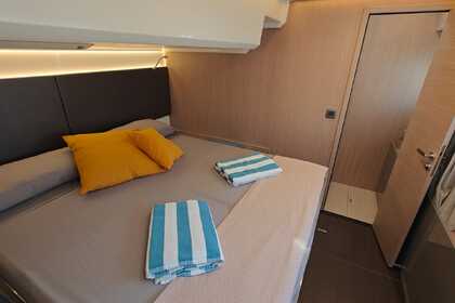 Noleggio Catamarano  Prestige M48 Castellammare di Stabia