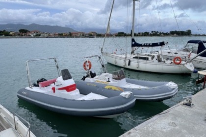 Ενοικίαση Σκάφος χωρίς δίπλωμα  2 bar 2 bar 62 grigio e rosso Bocca di Magra