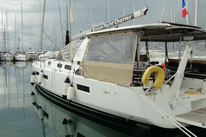 Rental Sailboat Jeanneau Sun Loft 47 monocat Alimos