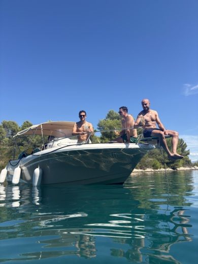 Split Motorboat Speedy Cayman 5.85 alt tag text