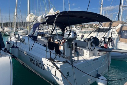 Rental Sailboat Beneteau Oceanis 37.1 Cugnana Verde