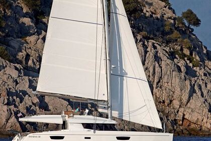 Hire Catamaran Fountaine Pajot Fountaine Pajot Ipanema 58 - 6 + 2 cab. Le Marin
