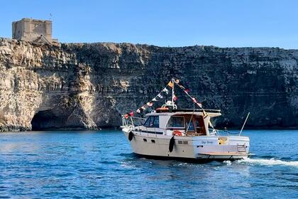 Miete Motorboot Bayliner 3288 Malta