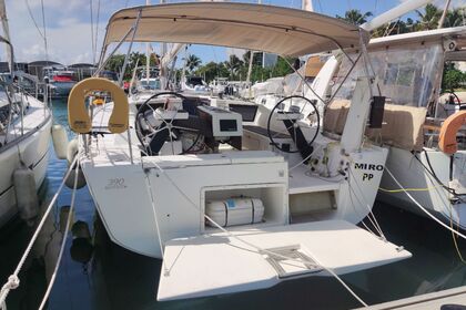 Rental Sailboat Dufour Yachts Dufour 390 Pointe-a-Pitre