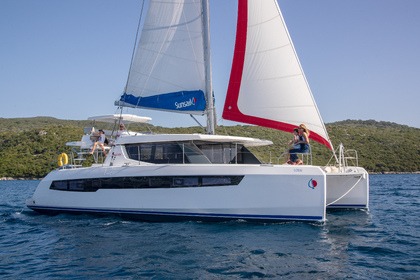 Charter Catamaran  Sunsail 454L Road Town