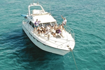 Charter Motorboat Fairline 43 Fly Vigo