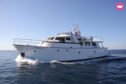Alquiler Yate Custom Trawler 60' Barcelona