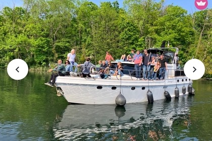 Location Bateau à moteur Peniche Hollandaise Prestige Saint-Florentin