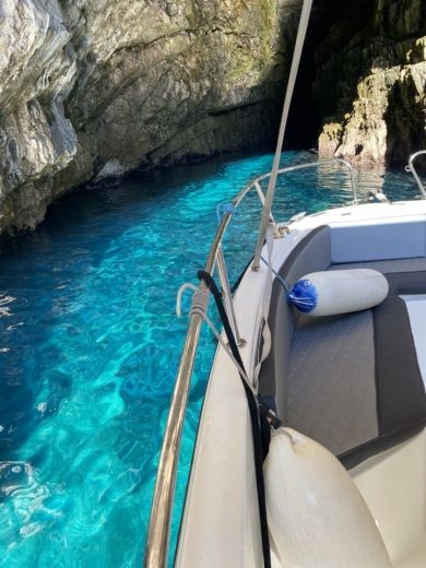 Kotor Motorboat Jeanneau Cap Camarat 6.5 Cc alt tag text